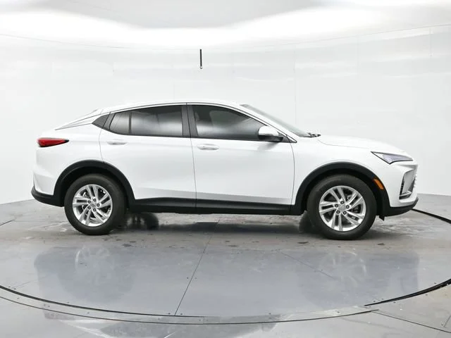 Used 2025 Summit White Buick Preferred image 8
