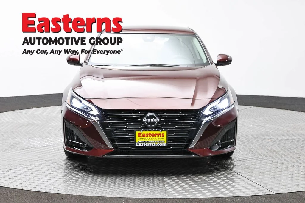 Used 2023 Red Nissan 2.5 SV image 2