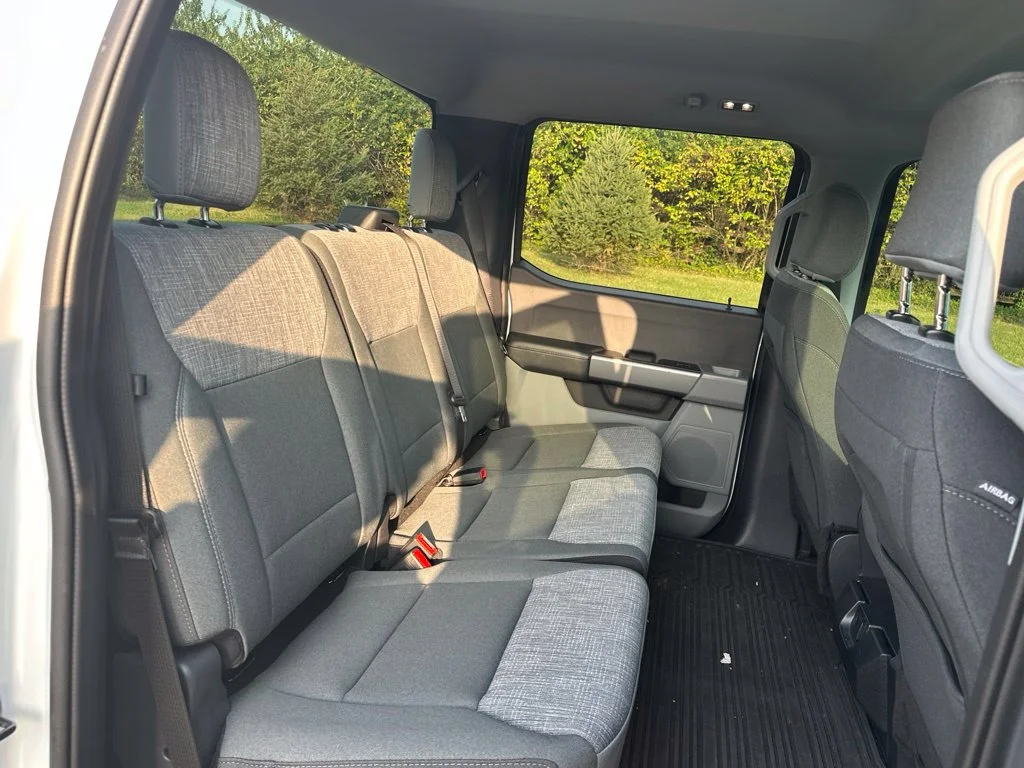 Used 2025 Oxford White Ford XLT image 21