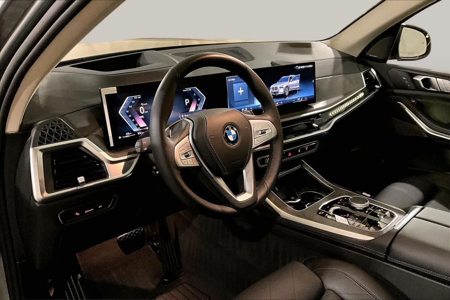 Used 2026 Skyscraper Grey Metallic BMW xDrive40i image 17