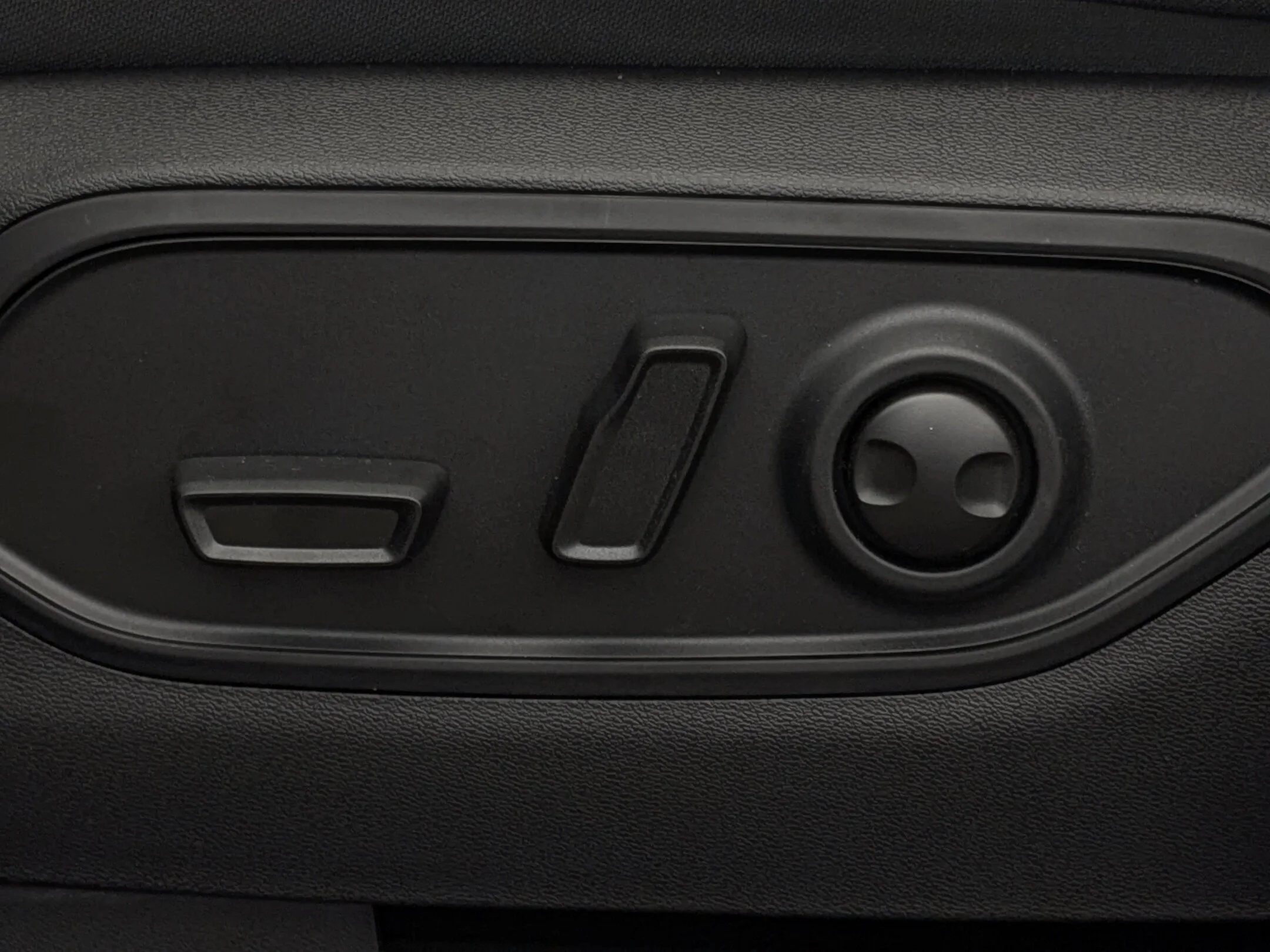 New 2026 Black Jeep Laredo - - Hybrid - Adaptive Cruise - 12.3 Display - Heated Seats/Wheel - Remote Start & More! image 14