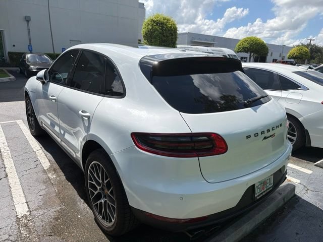 Used 2018  Porsche Base image 4