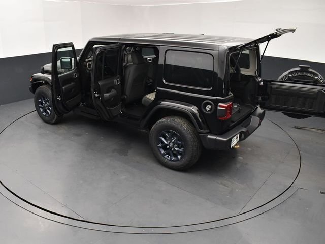 New 2026 Black Clear-Coat Exterior Paint Jeep 85th Anniversary Edition image 28