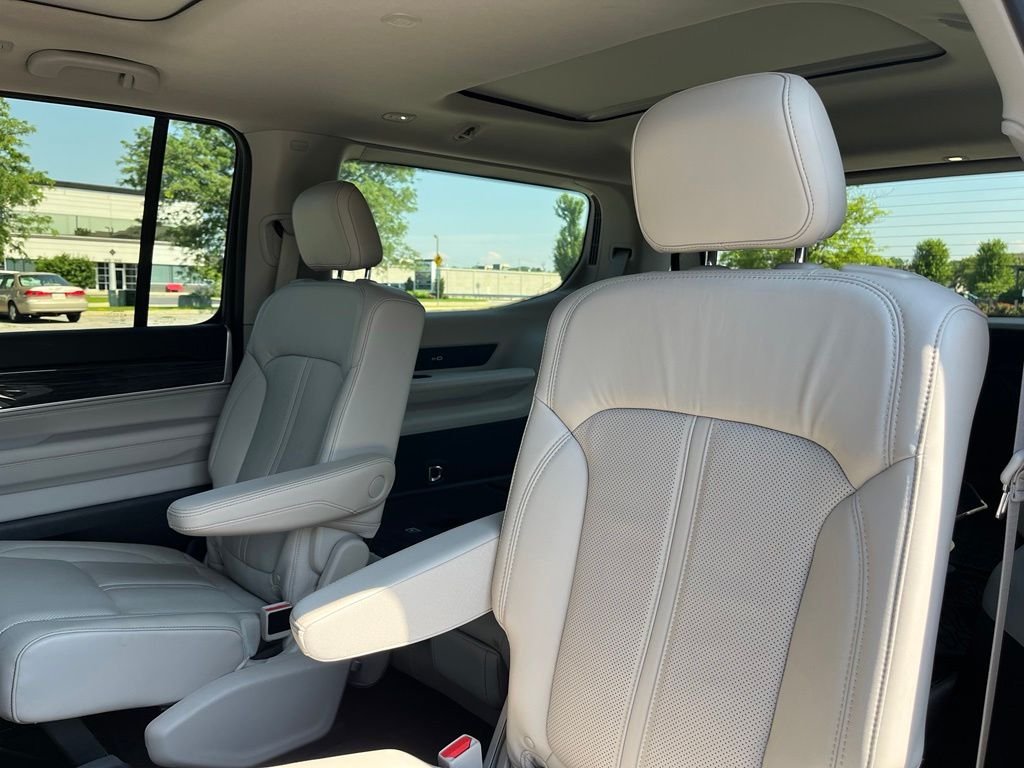 Used 2022 Silver Jeep Series III image 23