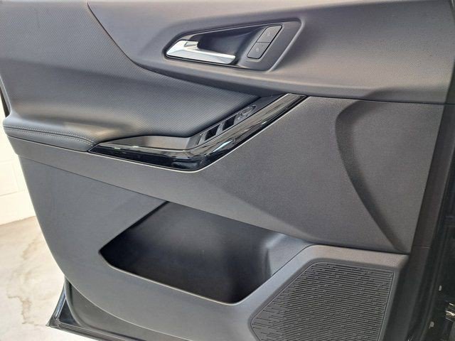 Used 2025 Mosaic Black Metallic Chevrolet LT image 20