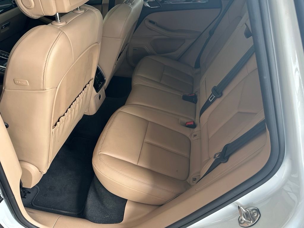 Used 2020  Porsche S image 31
