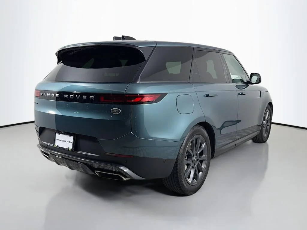 Used 2023 Green Land Rover SE image 5
