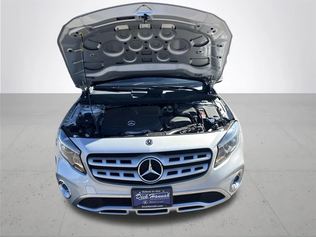 Used 2018 Silver Mercedes-Benz GLA 250 image 3