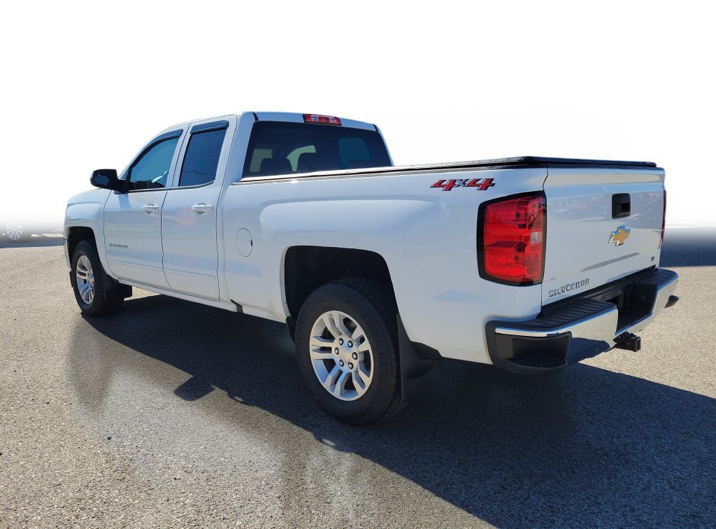 Used 2018 SUMMIT WHITE Chevrolet LT image 3