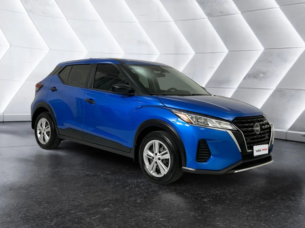 Used 2024 Blue Nissan S image 1