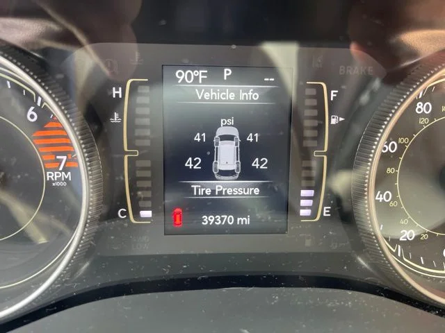Used 2020 Silver Jeep Latitude image 9