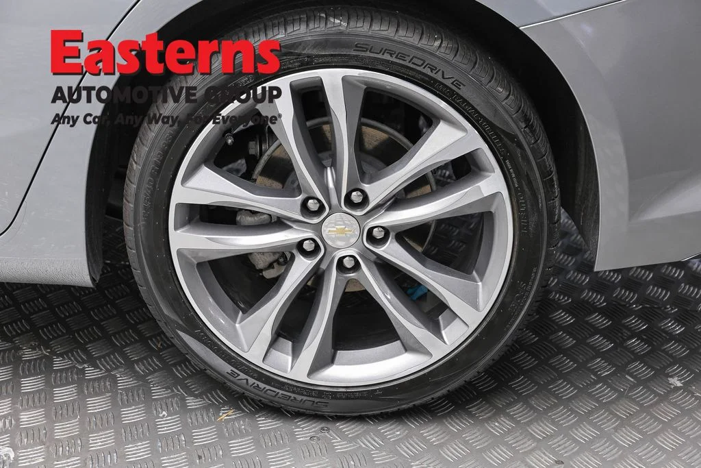 Used 2024 Gray Chevrolet LT image 8
