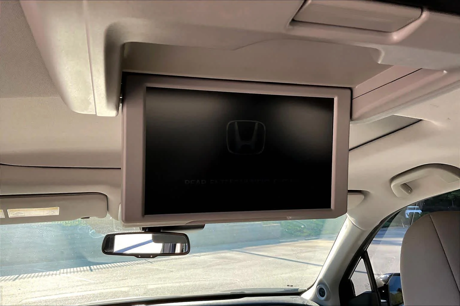 Used 2017 Lunar Silver Metallic Honda Touring image 33