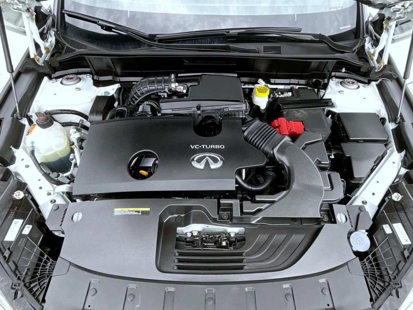 Used 2025 White INFINITI SPORT image 25