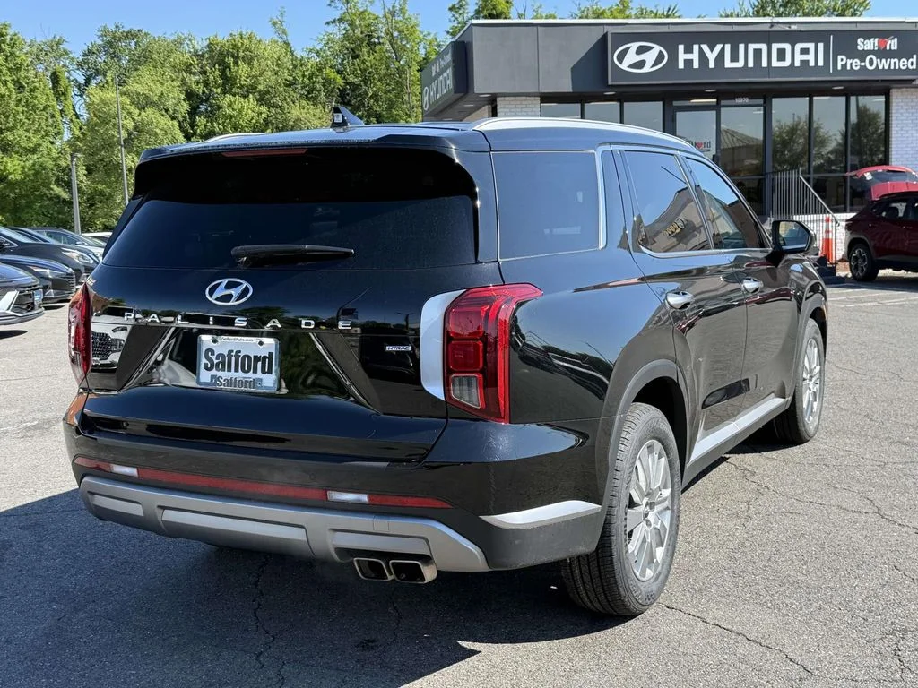 Used 2023 Black Hyundai SEL image 8