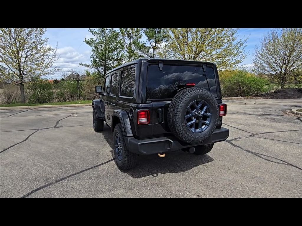 New 2026 Black Clear-Coat Exterior Paint Jeep 85th Anniversary Edition image 6
