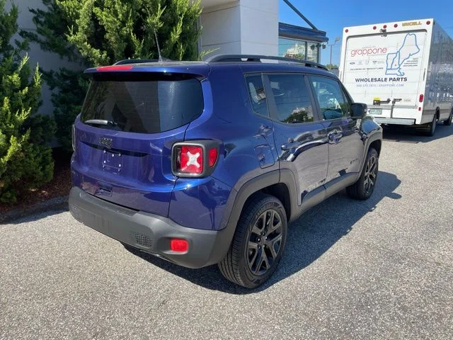 Used 2018 Blue Jeep Latitude image 5