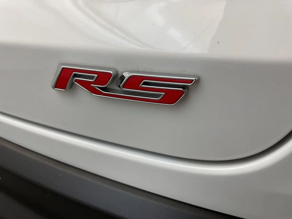 Used 2024 White Chevrolet 2RS image 11