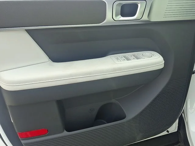New 2027 White Hyundai SEL image 9