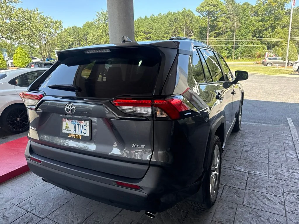 Used 2024 Gray Toyota XLE Premium image 6