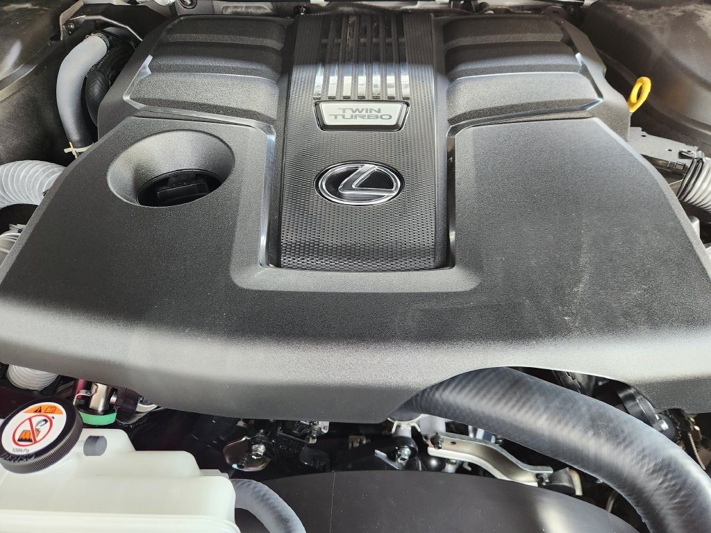 Certified Used 2025 Incognito Lexus 550 Overtrail image 32
