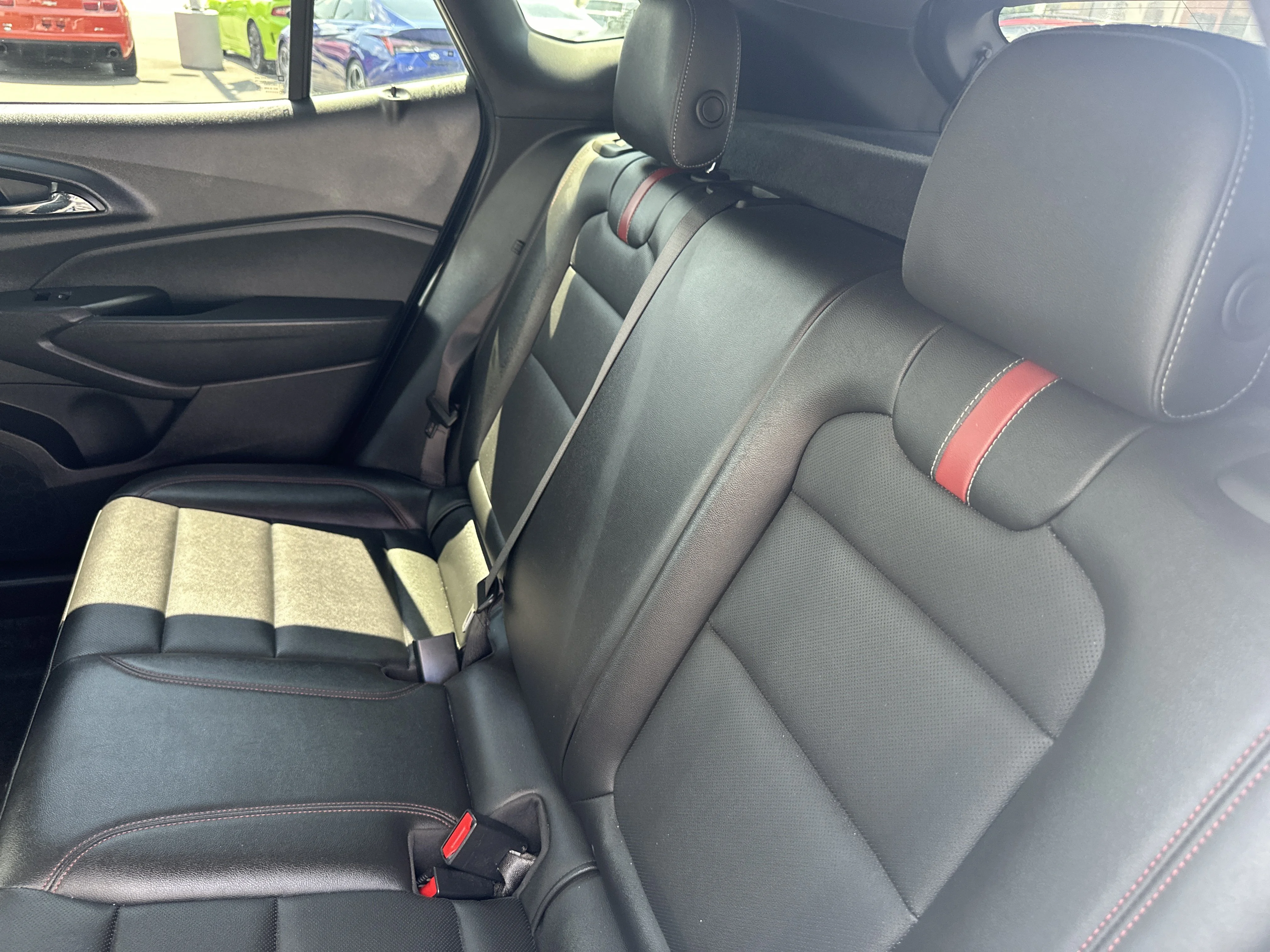 Used 2025 Summit White Chevrolet 2RS image 19