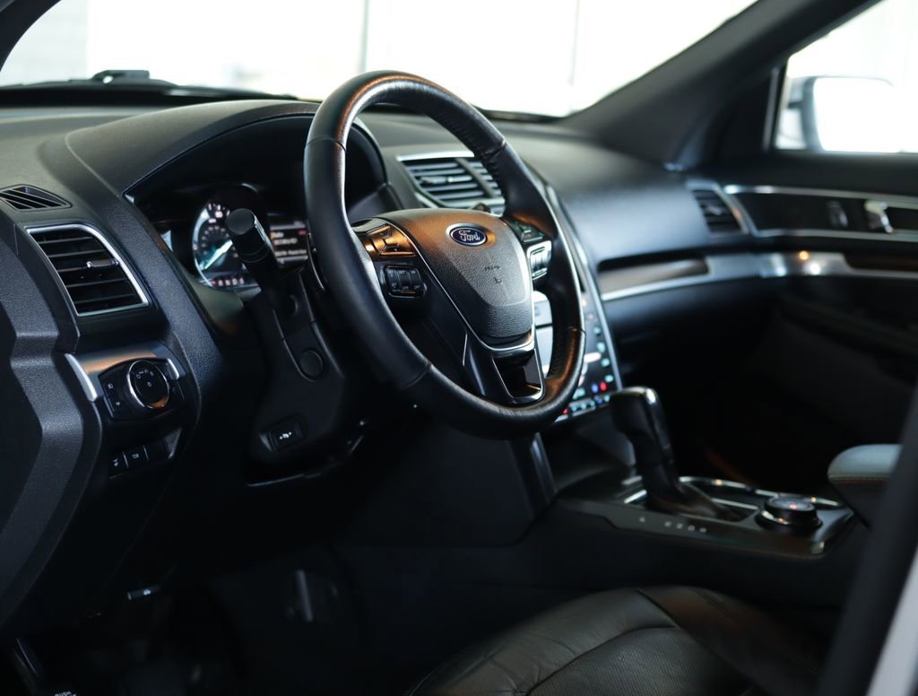 2016 Ford Explorer Limited - Photo 9