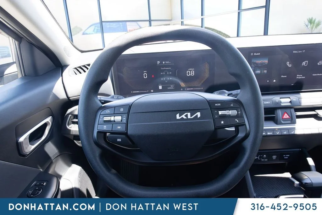 Used 2025 Gray Kia LXS image 5