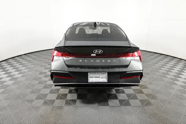 New 2026 Amazon Gray Hyundai SEL Sport image 7