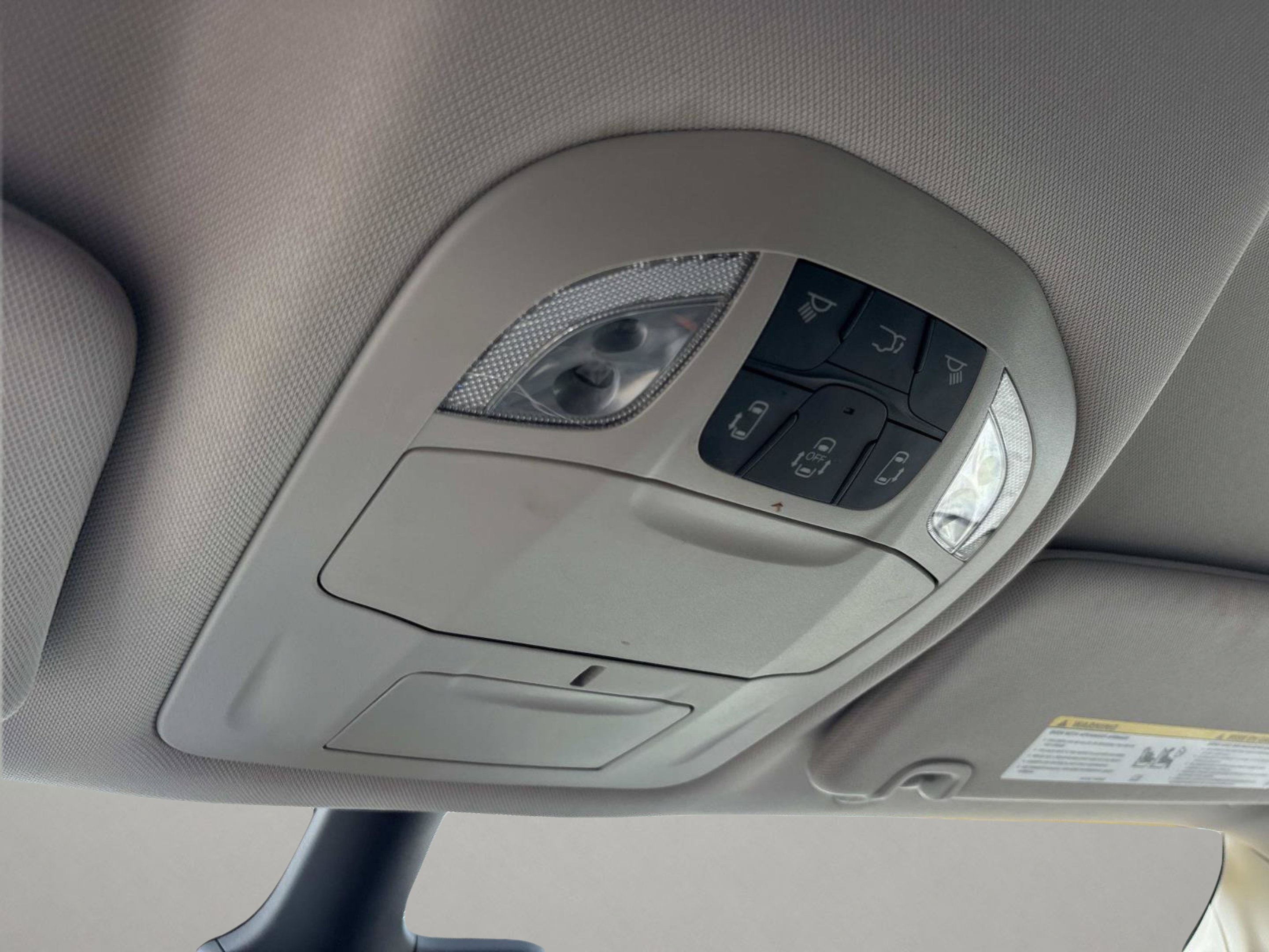 Used 2024 Silver Mist Clearcoat Chrysler Touring L image 30