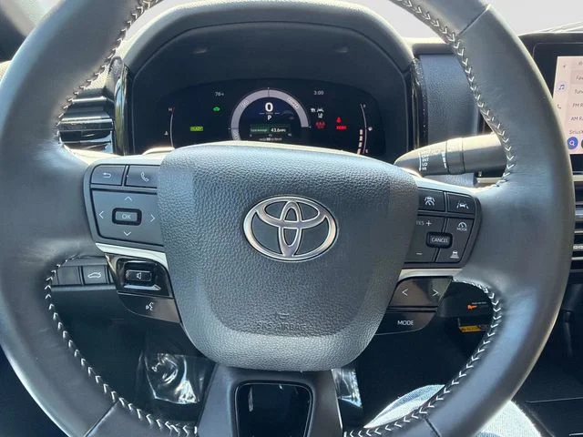 Used 2025  Toyota SE image 25