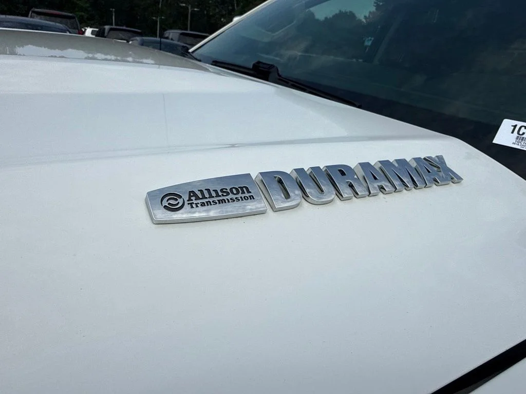 Used 2018 White Chevrolet LT image 24