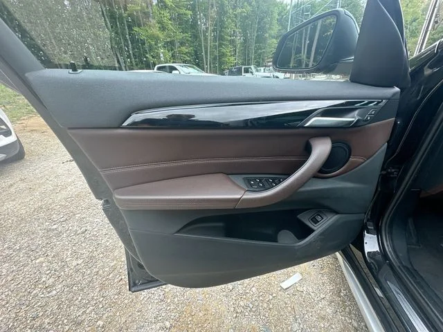 Used 2018 Black BMW sDrive28i image 25