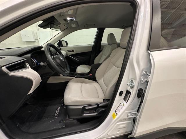 Certified Used 2022 Wind Chill Pearl Toyota L image 16