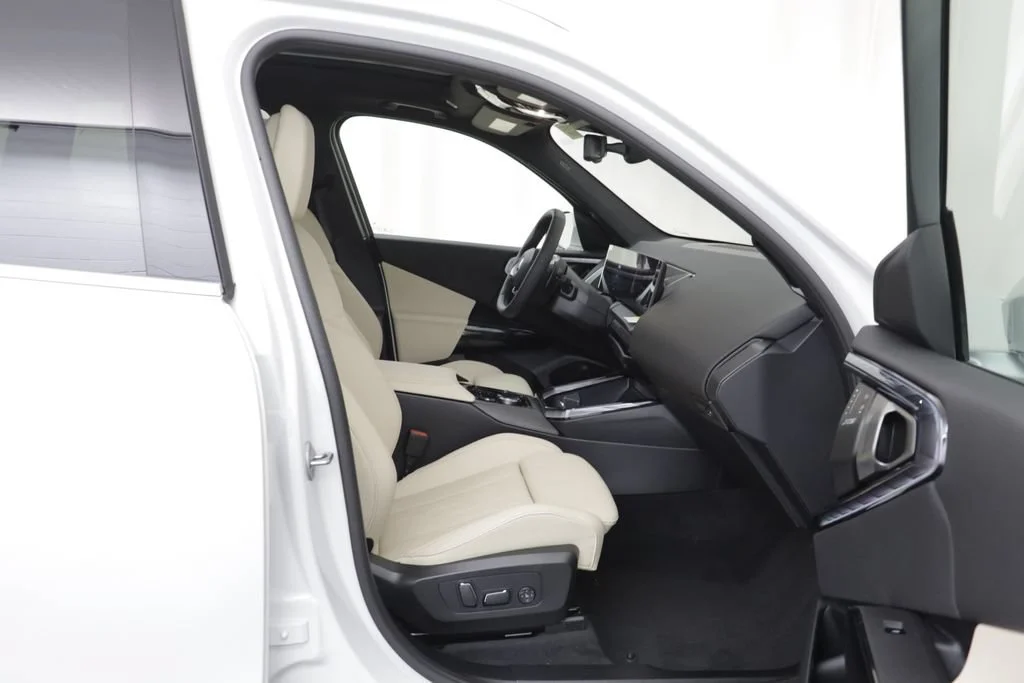New 2026 MINERAL WHITE BMW 30 xDrive image 19