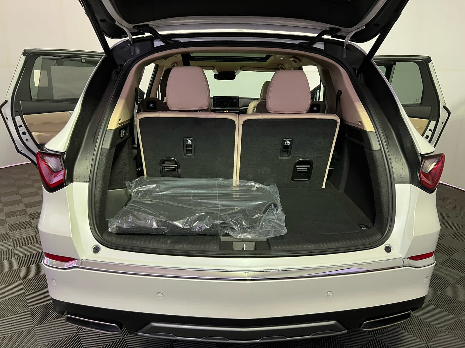 New 2026 Platinum White Pearl Acura w/Technology Package image 18