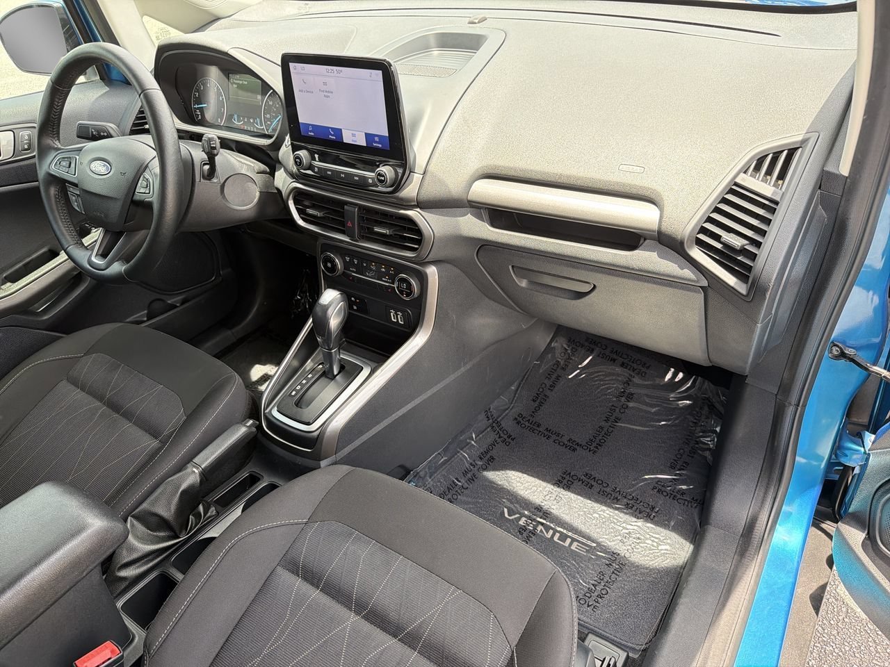 Used 2020 Blue Candy Ford SE image 11
