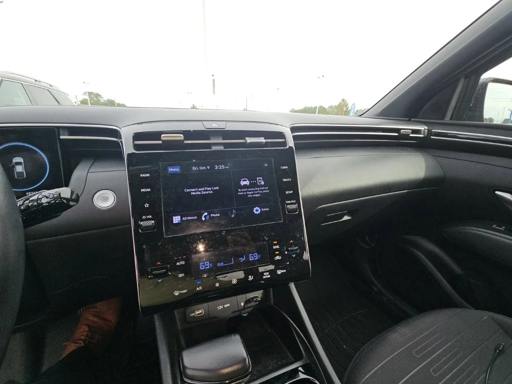 Used 2022 Gray Hyundai SEL Premium image 15