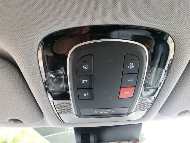 Used 2025 Black Hyundai SEL image 29