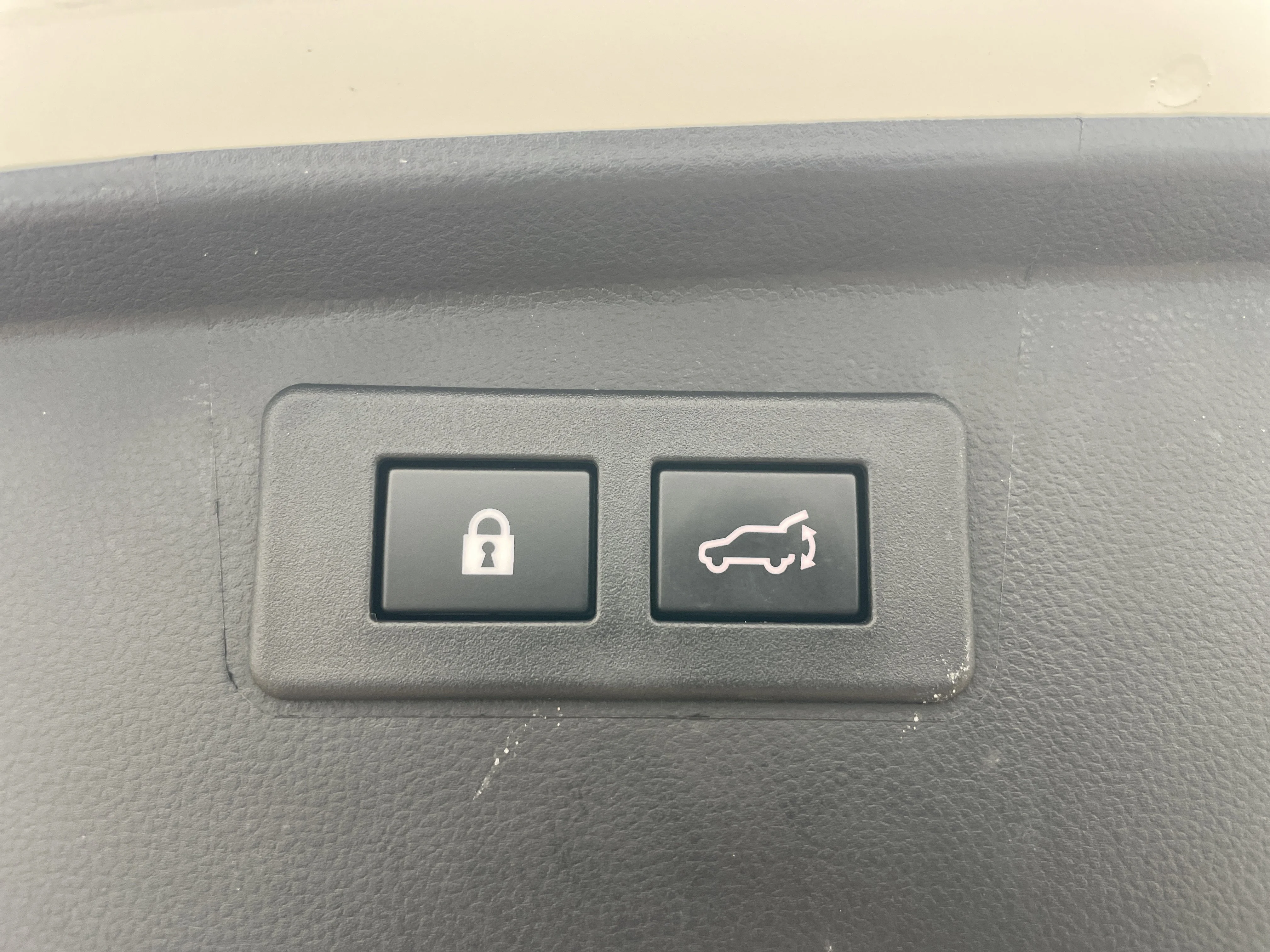 Used 2025 Crystal White Pearl Subaru Wilderness image 11