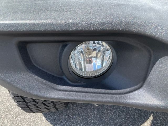 Used 2018 Crystal Metallic Jeep Unlimited Sport S image 10