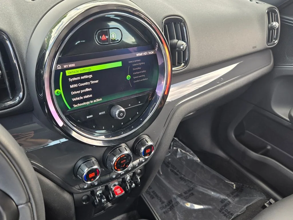 Used 2021 Silver MINI Oxford Edition image 22