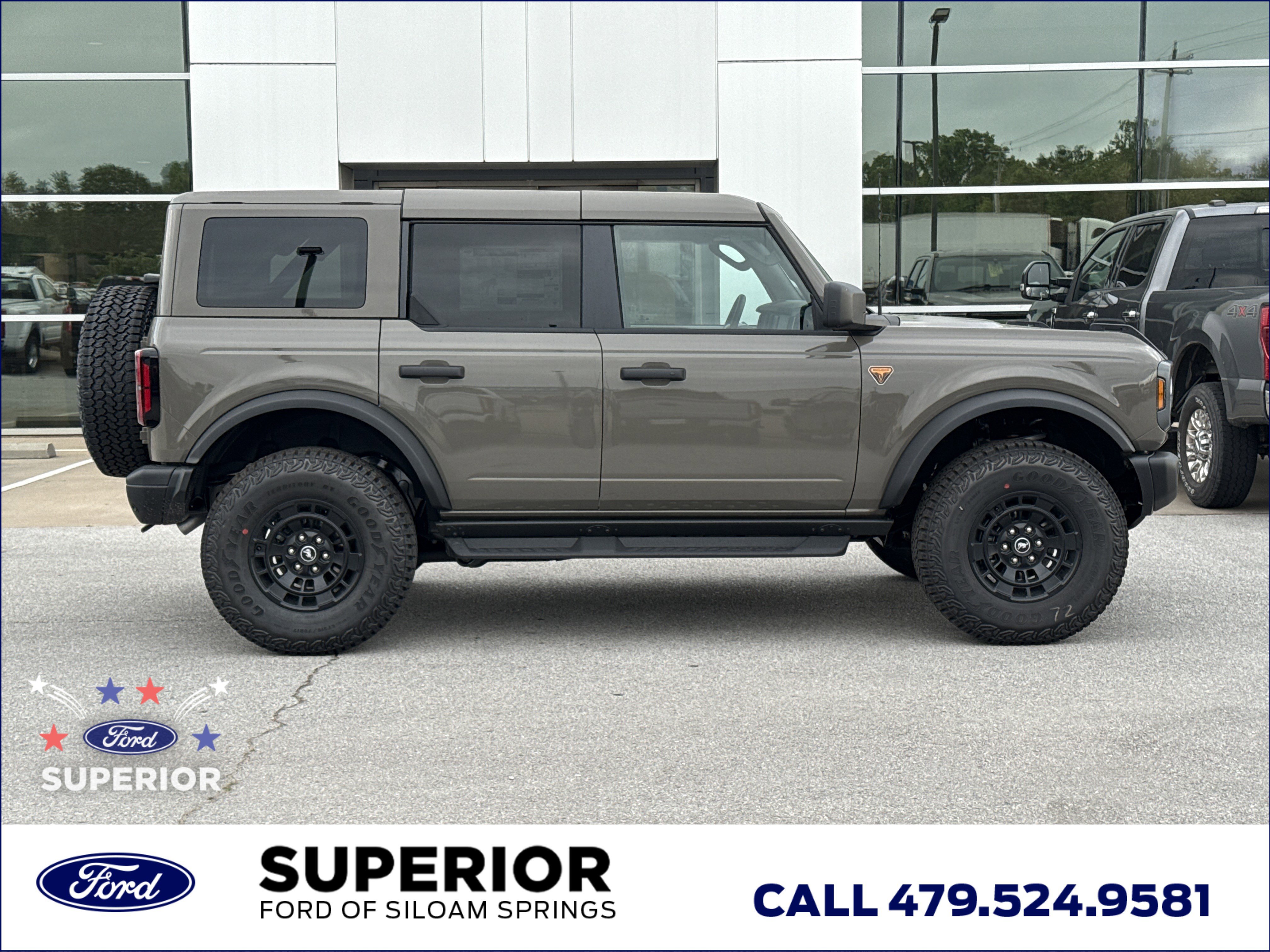 New 2026 Marsh Gray Ford Badlands 4WD image 2