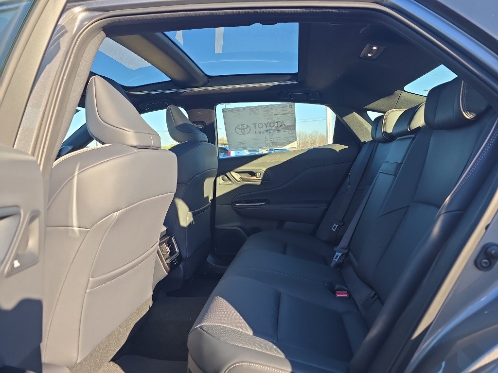 2026 Toyota Crown Limited - Photo 8