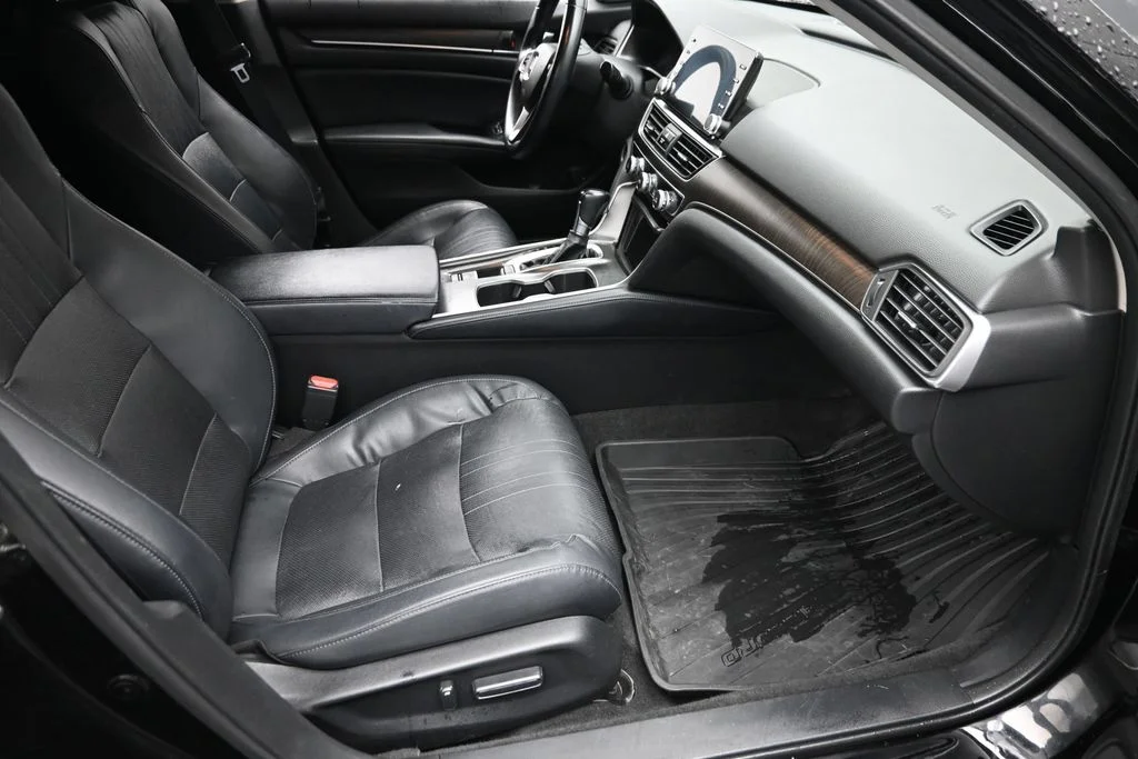 Used 2018 Black Honda EX-L image 9