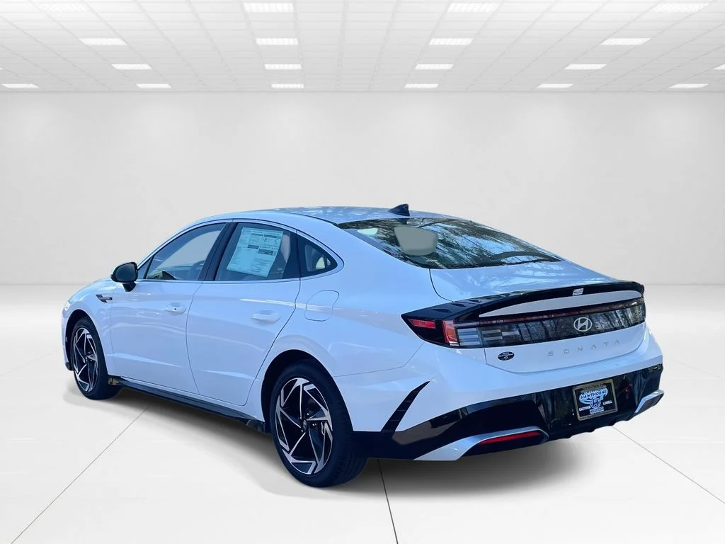 New 2026 White Hyundai SEL Sport image 4