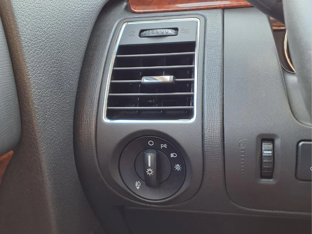 Used 2012 Gray Ford Limited image 23