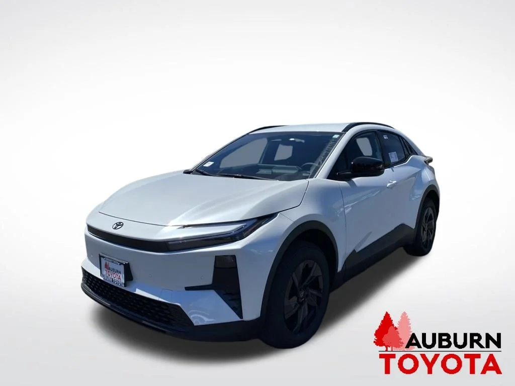 New 2026 Wind Chill Pearl <sup>1</sup> Toyota  SE image 3