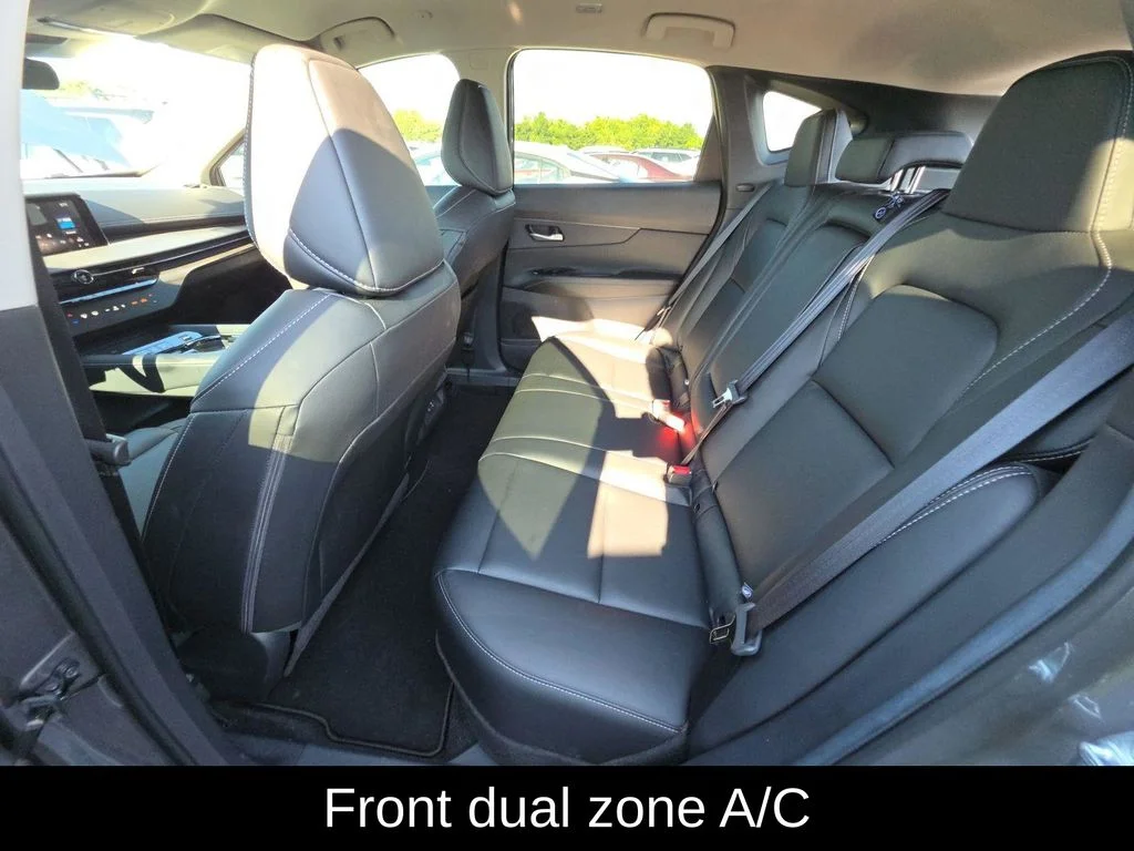 Used 2025 Gray Nissan SV image 8