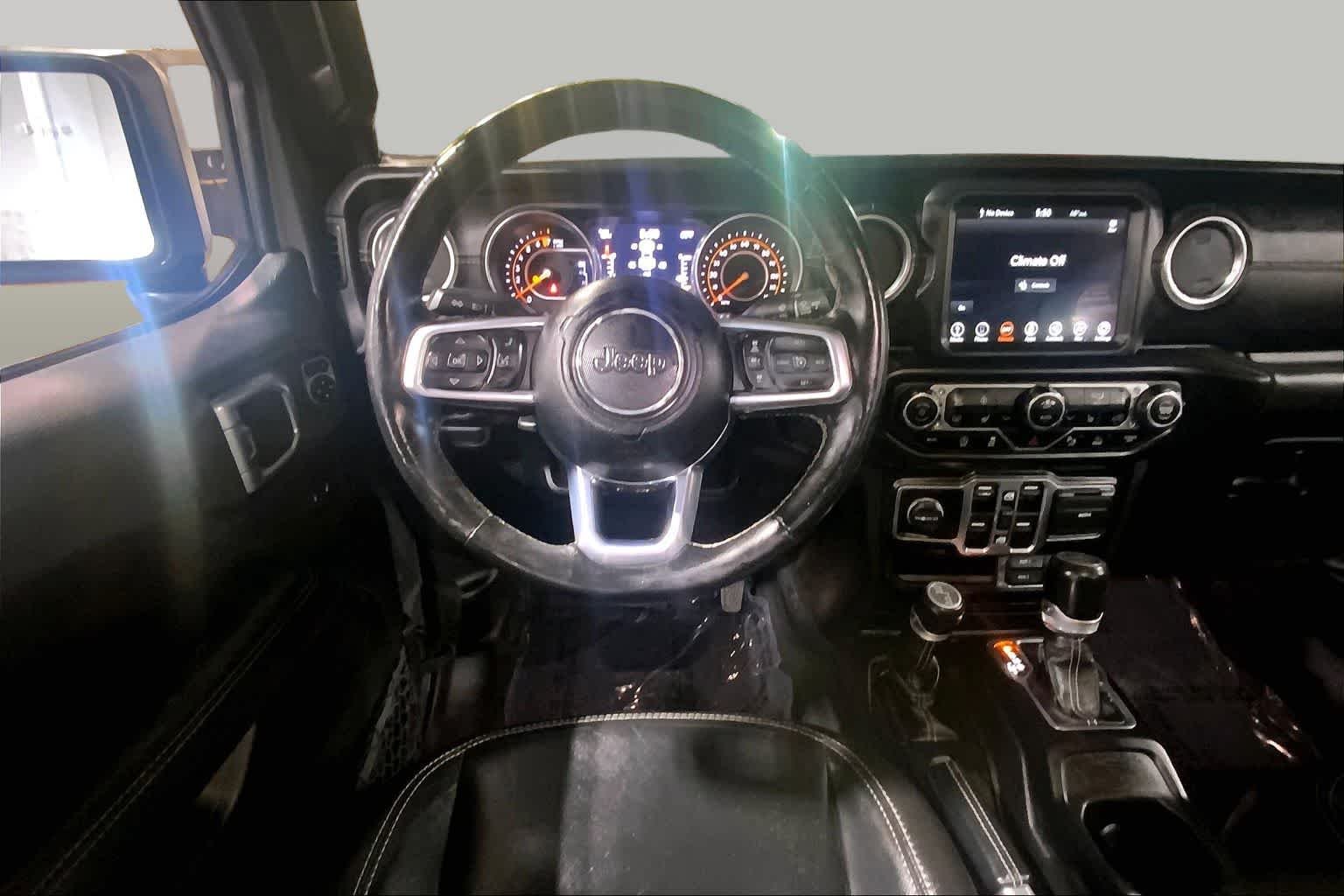 Used 2020 Billet Silver Metallic Clearcoat Jeep Overland image 6